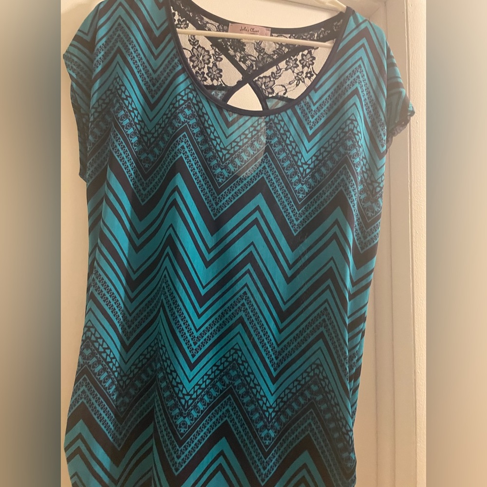 Bundle 2/$7 Sheer back short sleeve shirt